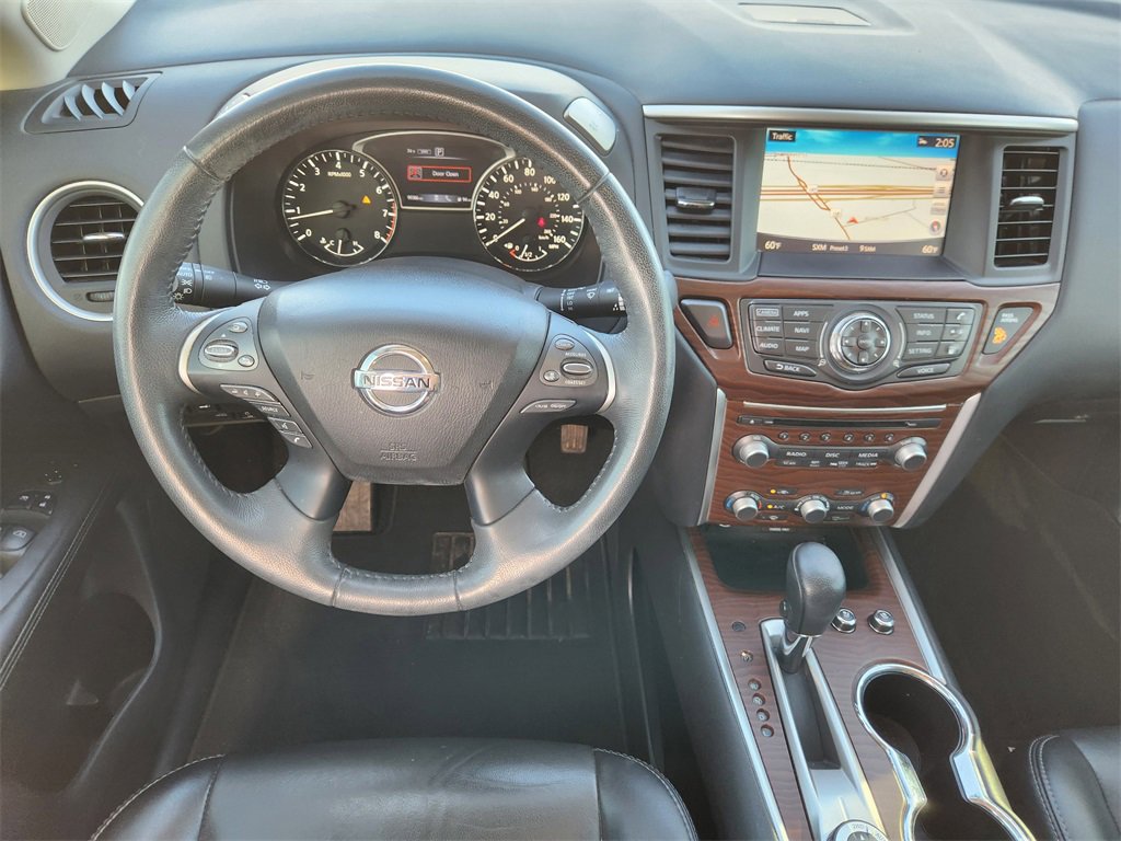 Used 2018 Nissan Pathfinder Platinum image 26