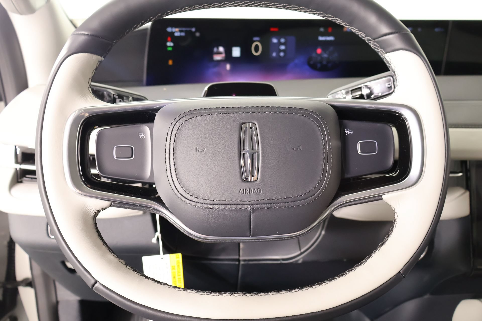New 2026 Lincoln Navigator Premiere AWD/4WD image 3