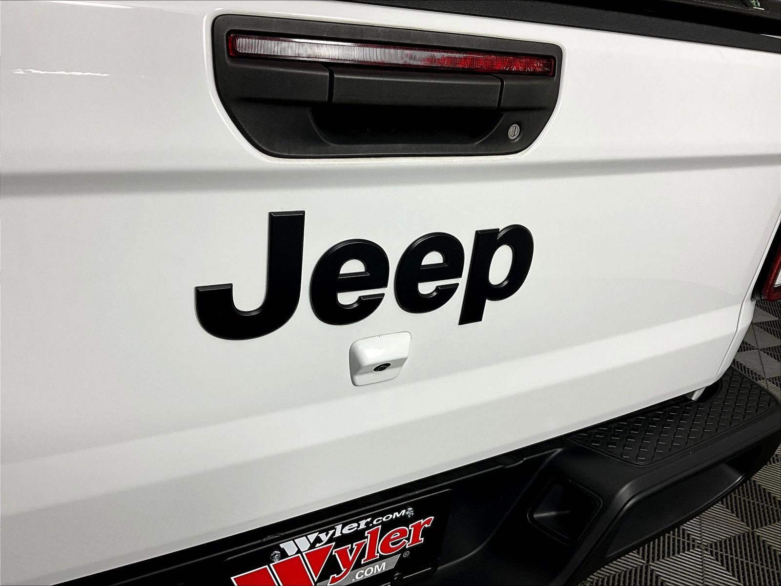 Used 2023 Jeep Gladiator Sport w/ Trailer Tow Package AWD/4WD image 25