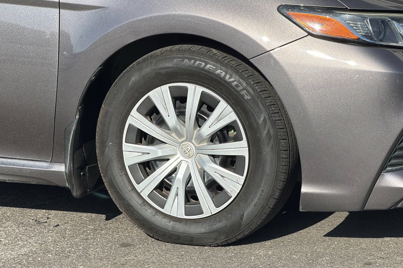 Used 2018 Toyota Camry SE w/ Moonroof Package FWD image 27