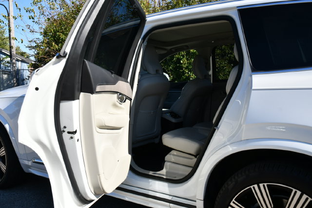 Used 2023 Volvo XC90 B6 Ultimate w/ Protection Package Premier AWD/4WD image 16