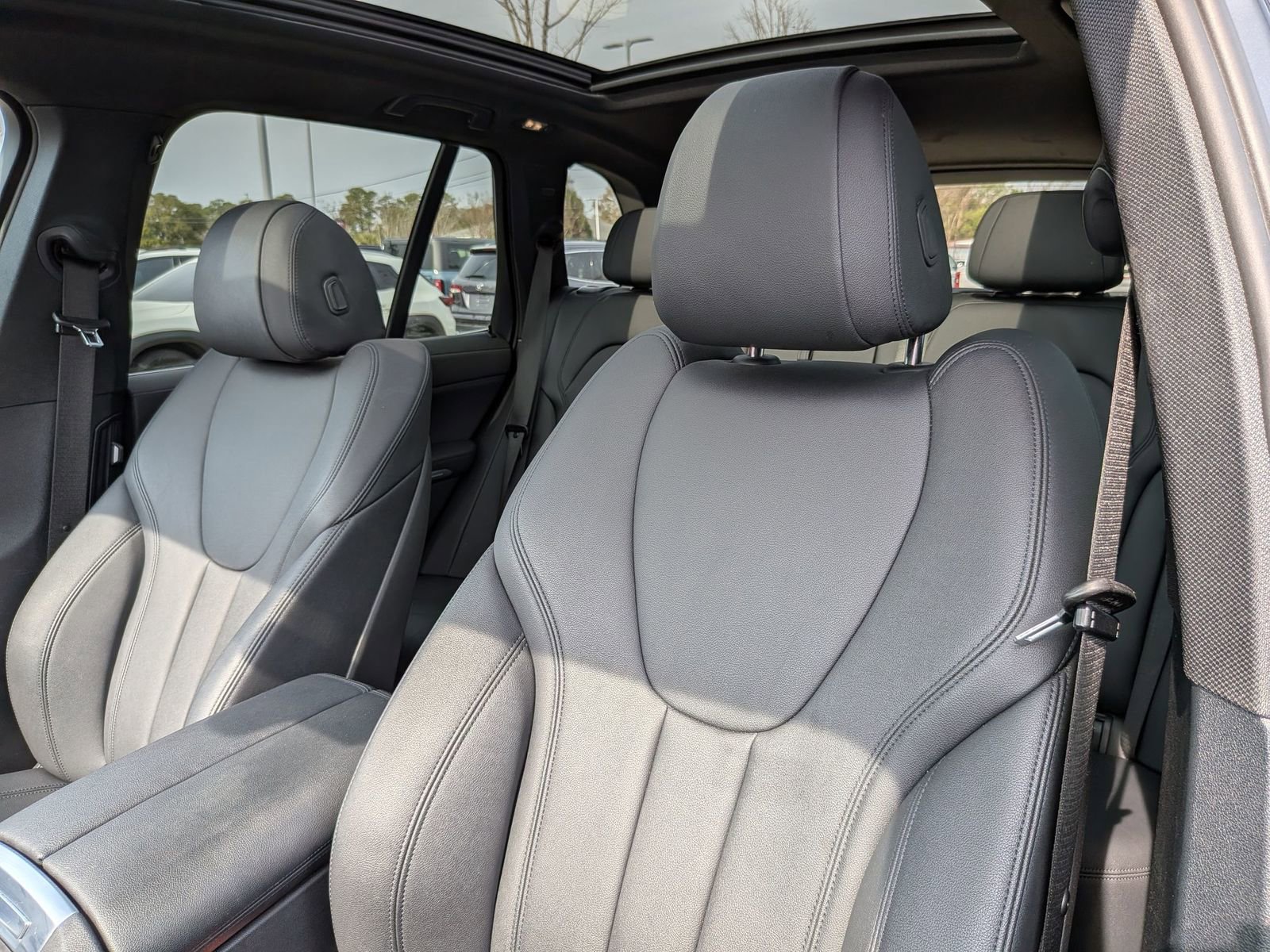 Used 2022 BMW X5 xDrive40i w/ Premium Package image 15