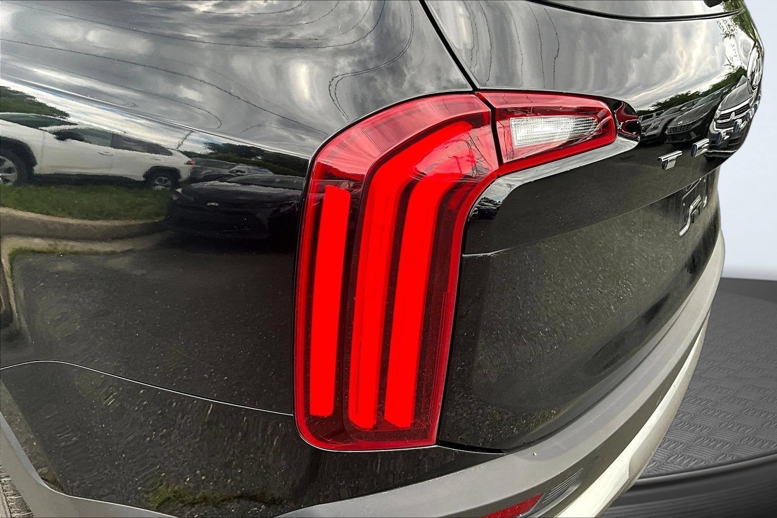 Used 2020 Kia Telluride SX w/ Towing Package FWD image 20
