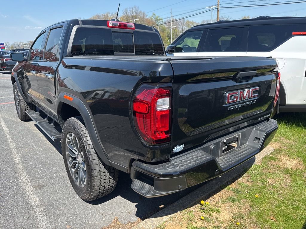 Used 2023 GMC Canyon Denali image 3