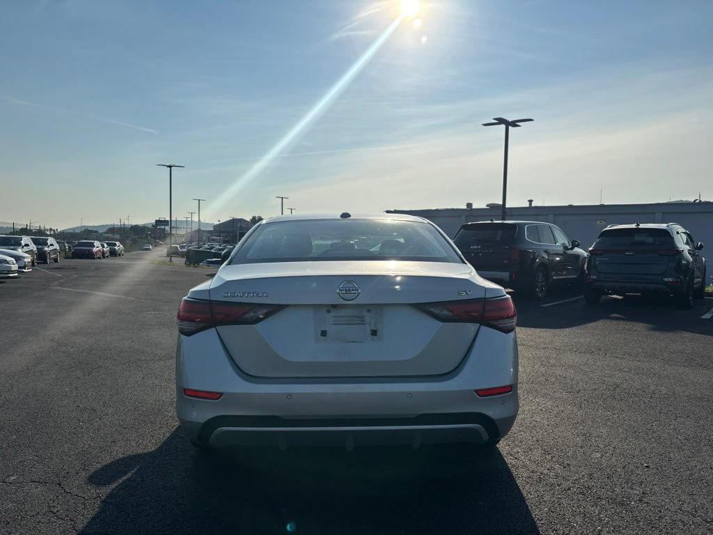 Used 2021 Nissan Sentra SV FWD image 4