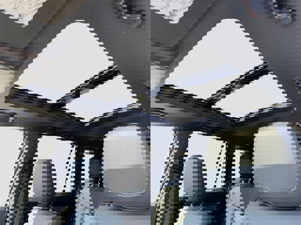 New 2025 Cadillac XT6 Luxury w/ LPO, Floor Liner Package image 18