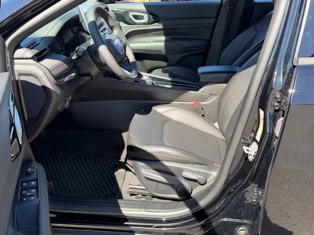Used 2025 Jeep Compass Trailhawk AWD/4WD image 18