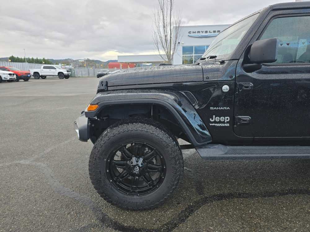 Used 2018 Jeep Wrangler Unlimited Sahara image 18