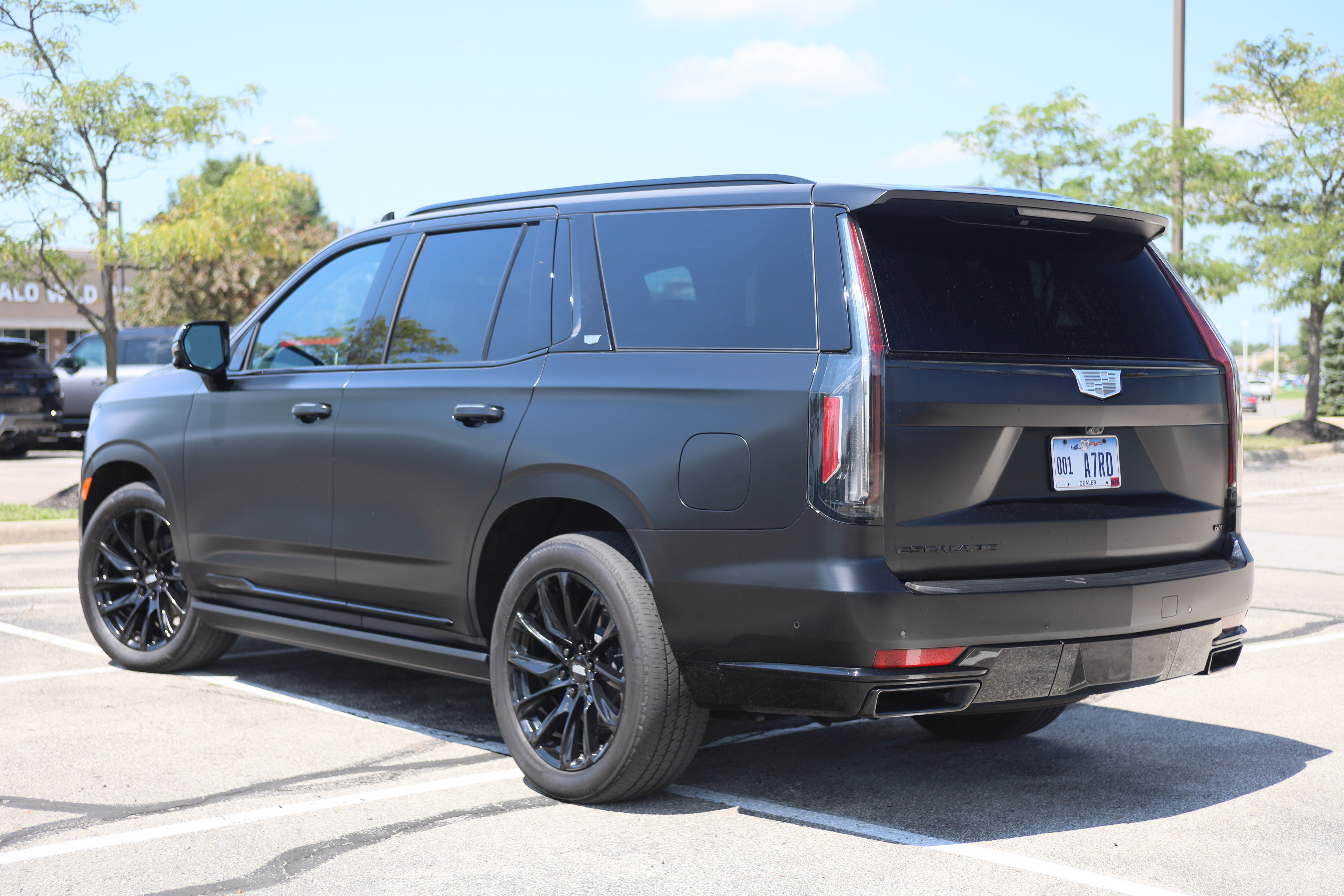 Used 2024 Cadillac Escalade Sport Platinum w/ LPO, ONYX Package AWD/4WD image 4