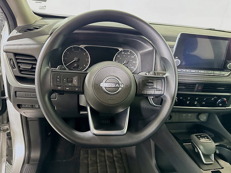 Used 2024 Nissan Rogue S image 12
