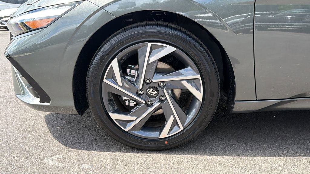 New 2026 Hyundai Elantra Limited image 12