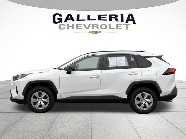Used 2019 Toyota RAV4 LE image 4