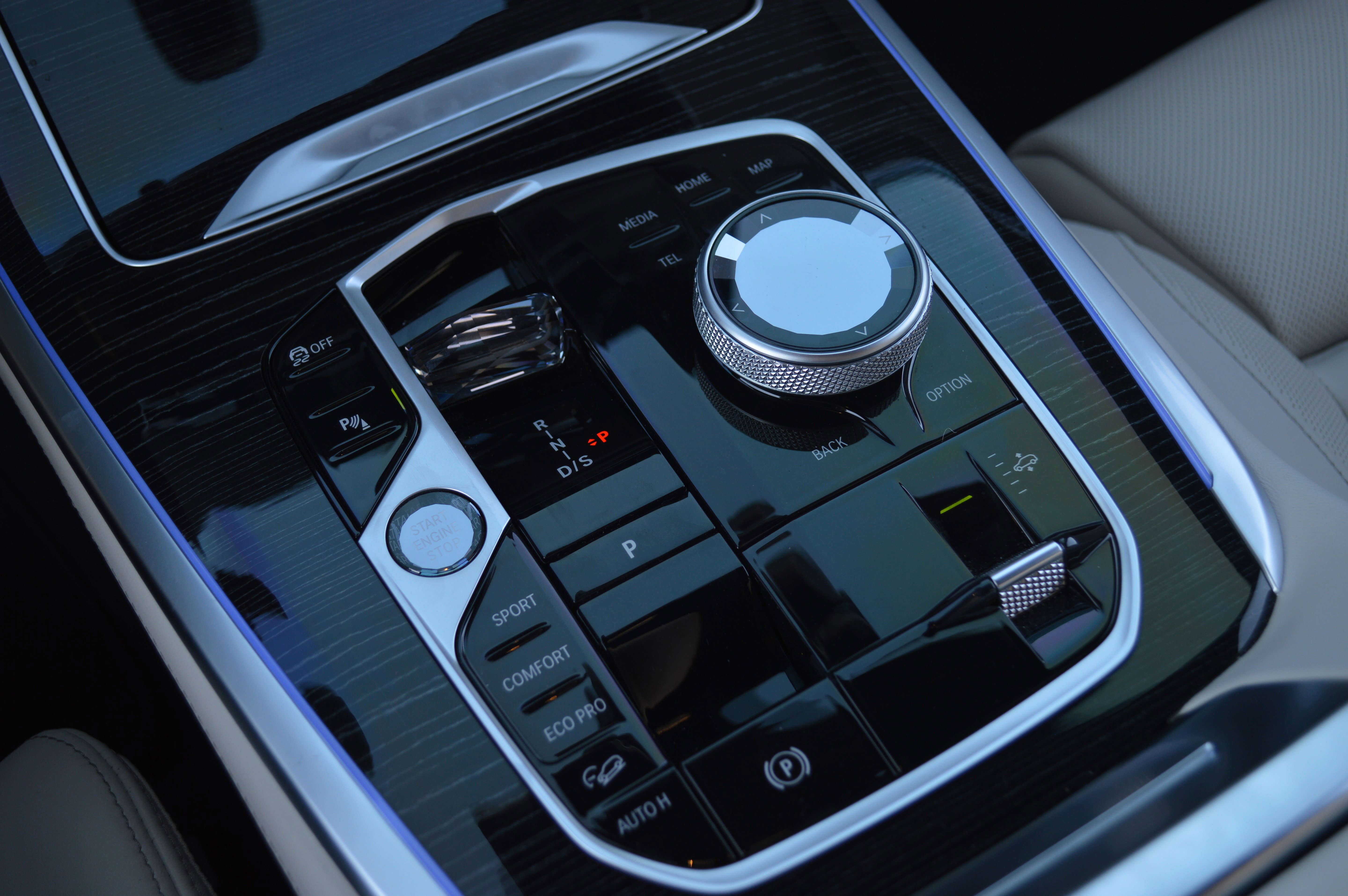 Certified 2025 BMW X7 xDrive40i image 23