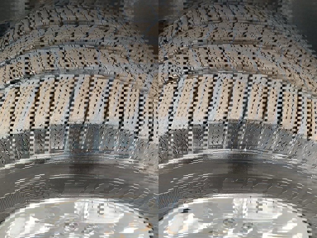 Used 2010 GMC Yukon XL SLT w/ SLT-2 Equipment Package image 26