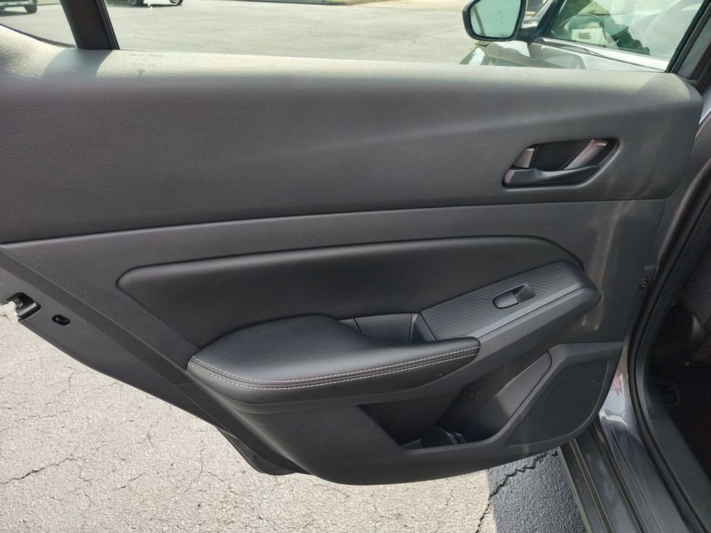Used 2024 Nissan Altima 2.5 SV FWD image 21