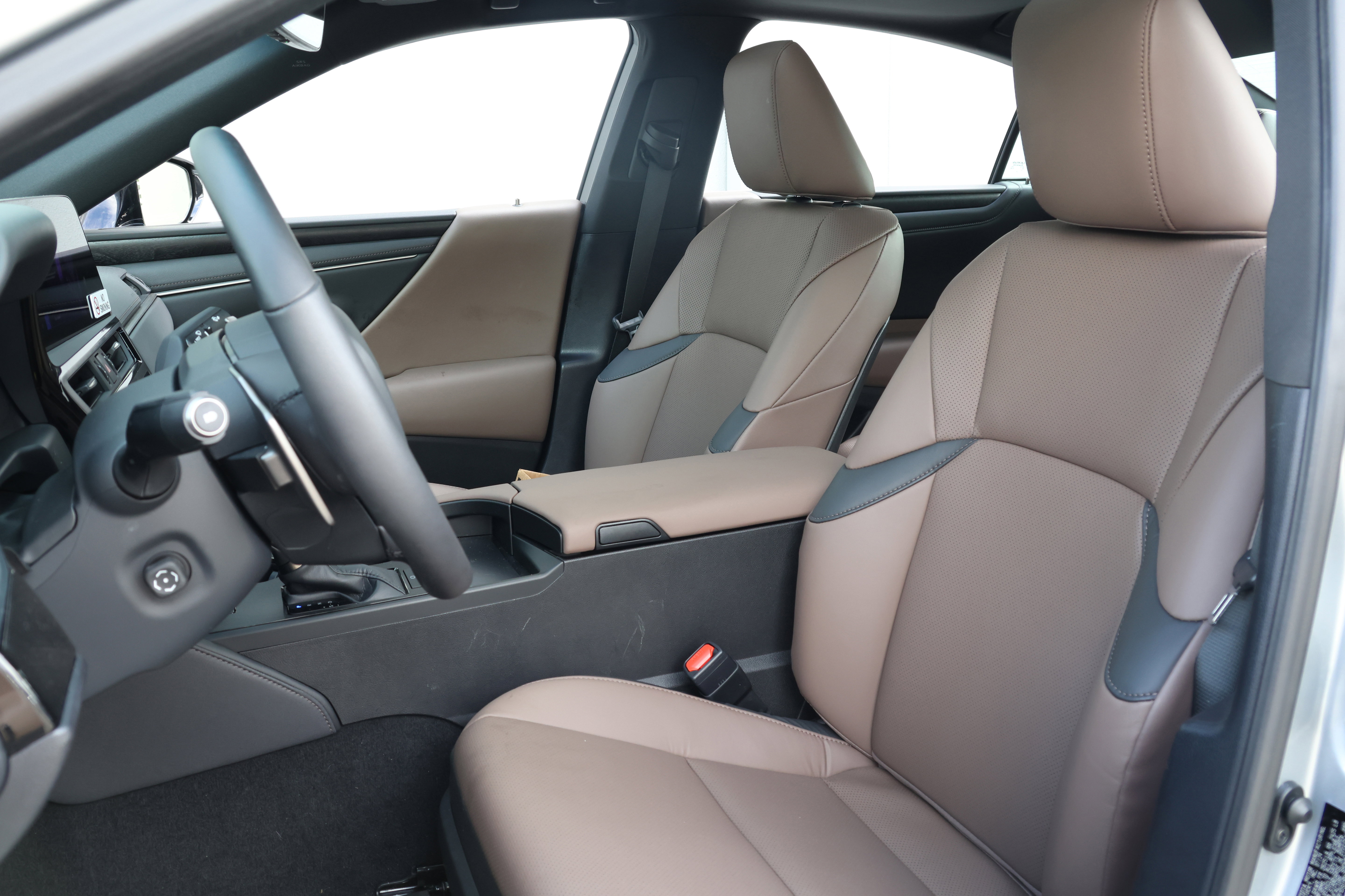 Used 2025 Lexus ES 350 w/ Premium Package image 32