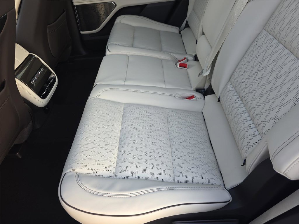 New 2026 Lincoln Nautilus Black Label AWD/4WD image 13