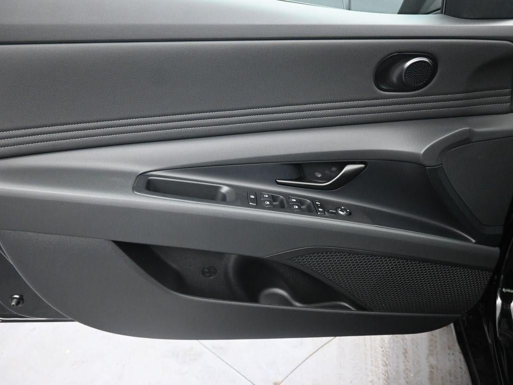 New 2026 Hyundai Elantra SEL FWD image 21