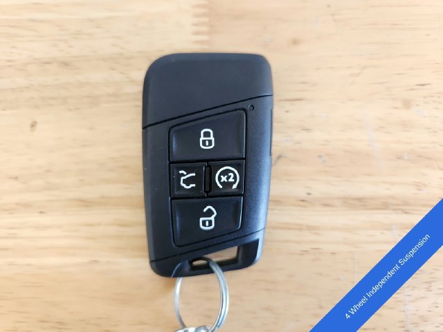 Used 2024 Volkswagen Tiguan SE R-Line AWD/4WD image 9