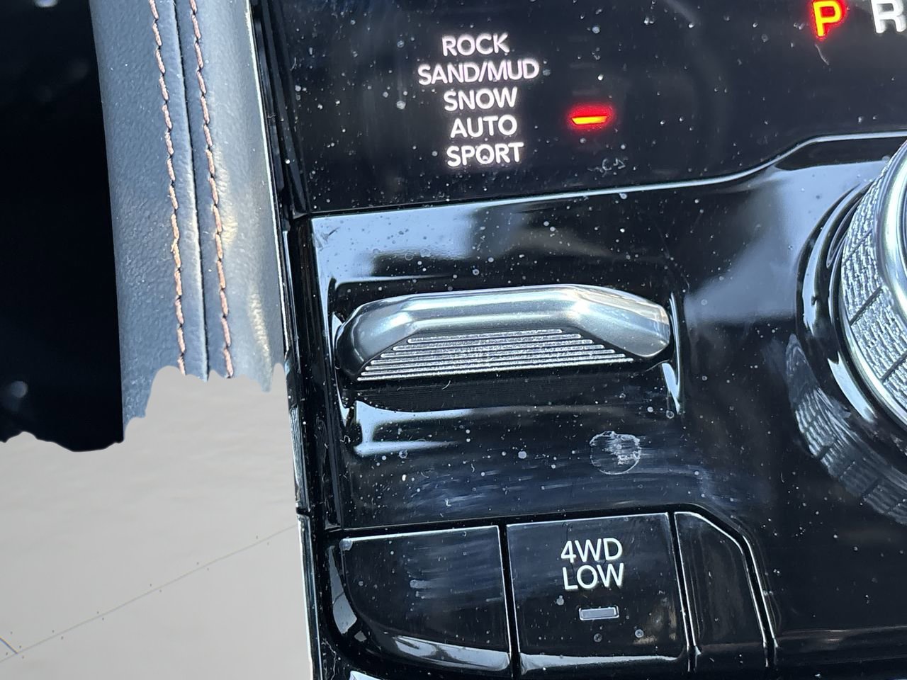 Used 2025 Jeep Grand Cherokee Summit image 27