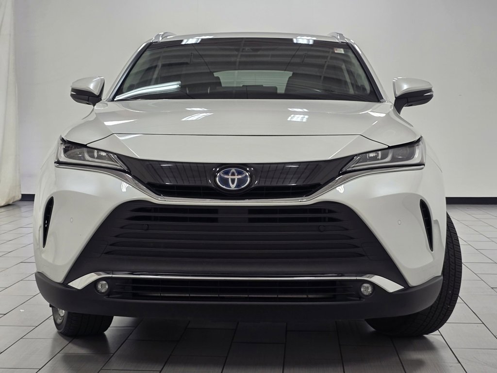 Used 2024 Toyota Venza XLE image 13