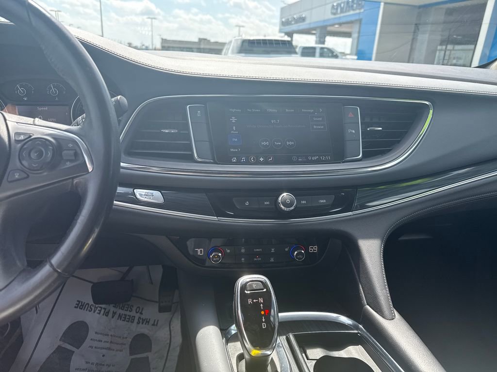Used 2021 Buick Enclave Essence image 20
