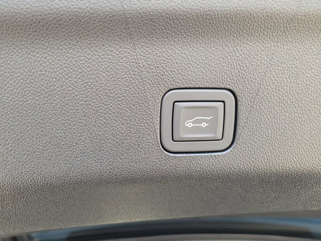 New 2025 Chevrolet Tahoe High Country image 10