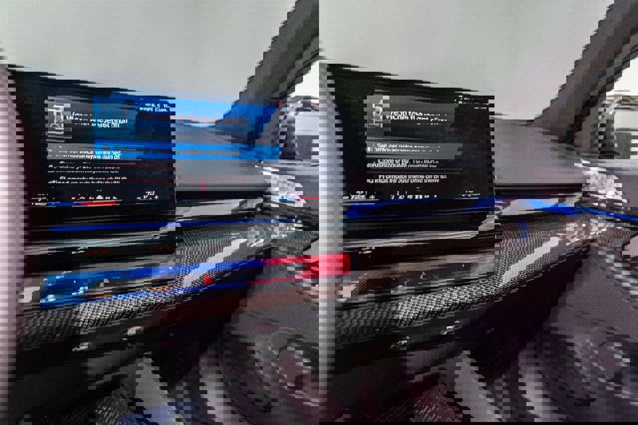 Used 2025 BMW M5 w/ Carbon Package image 85