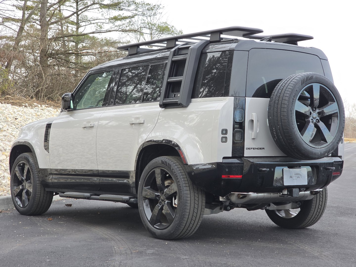 New 2026 Land Rover Defender 110 X-Dynamic SE image 22