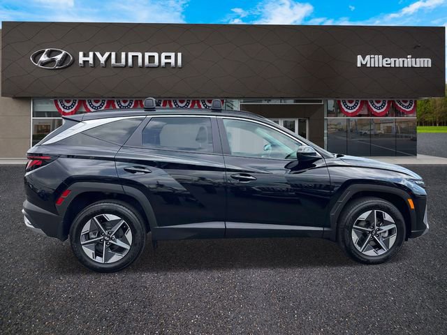 Certified 2025 Hyundai Tucson SEL AWD/4WD image 5