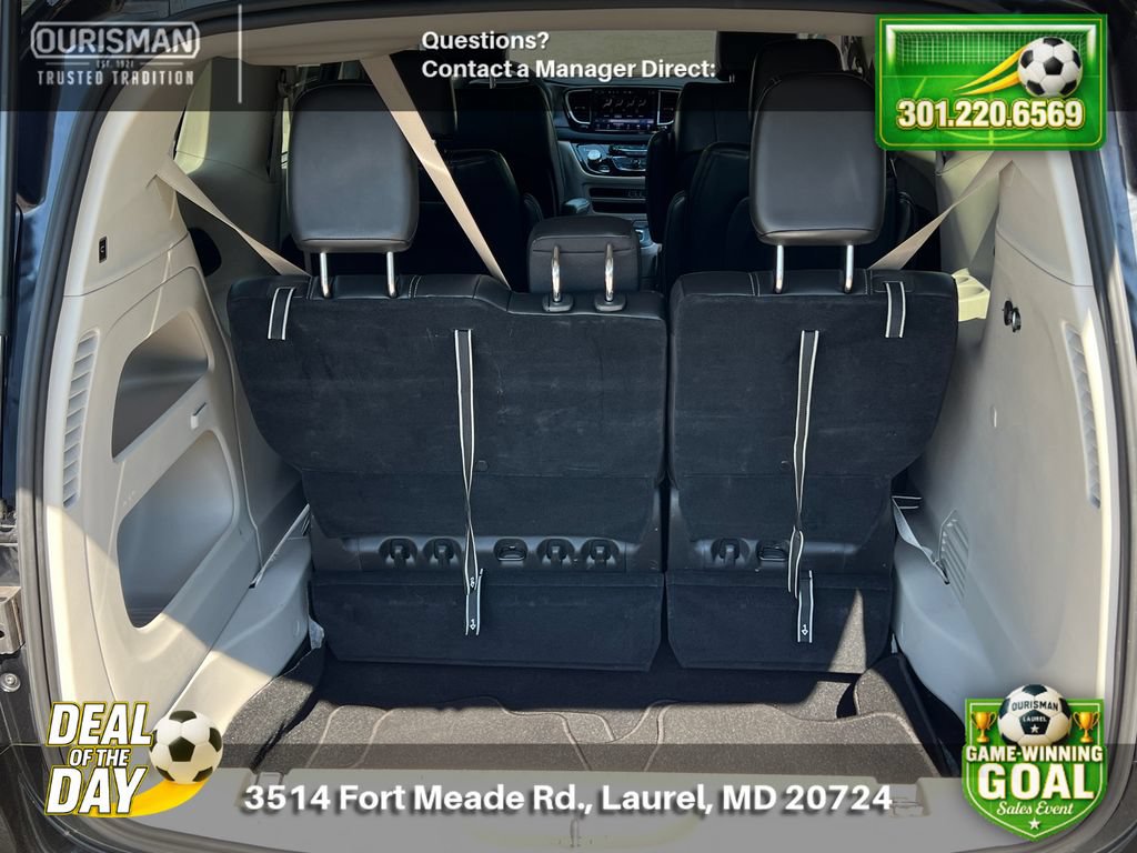 Used 2024 Chrysler Pacifica Touring-L FWD image 21