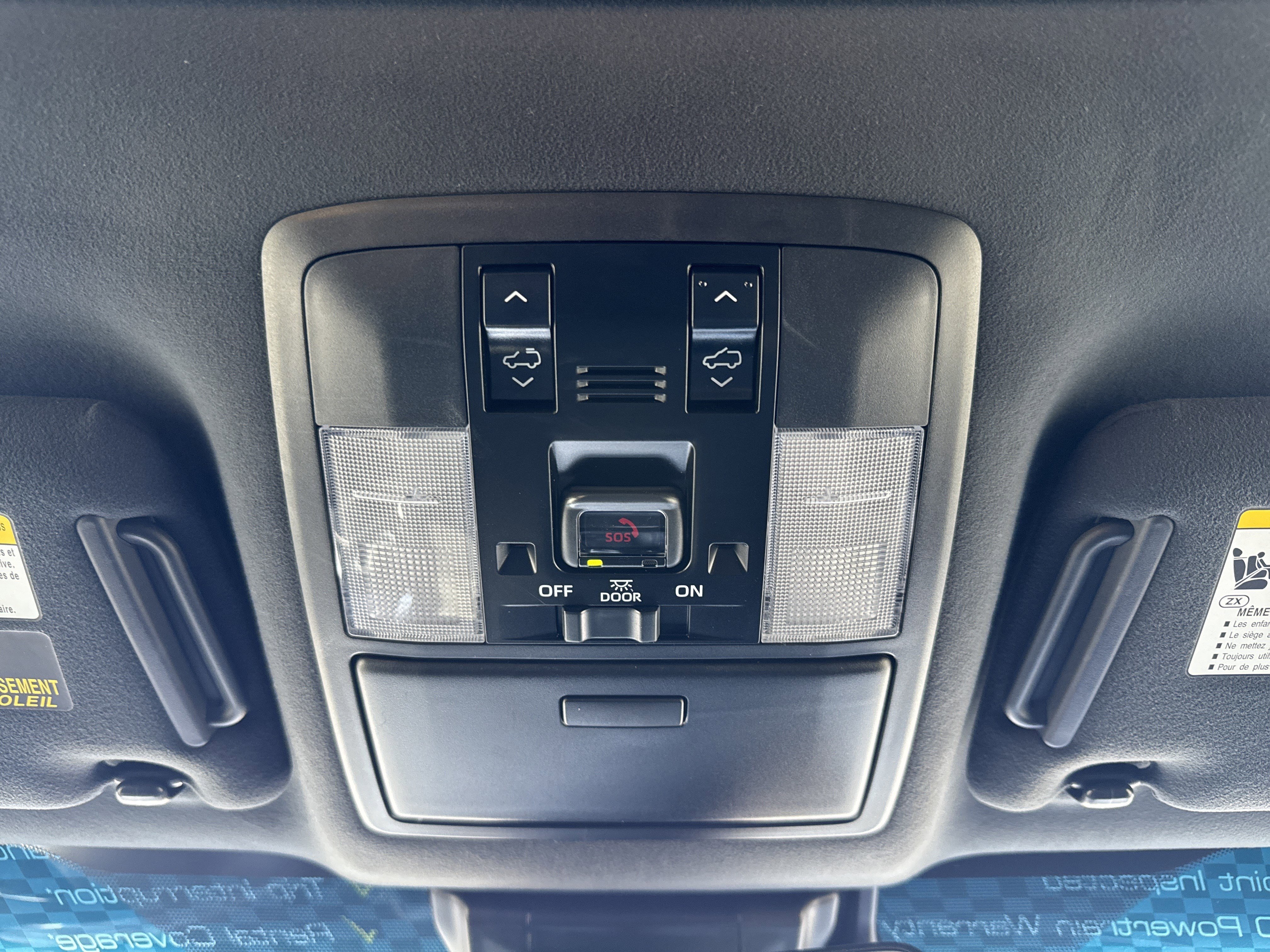 Used 2023 Lexus GX 460 Premium w/ Accessory Package AWD/4WD image 26