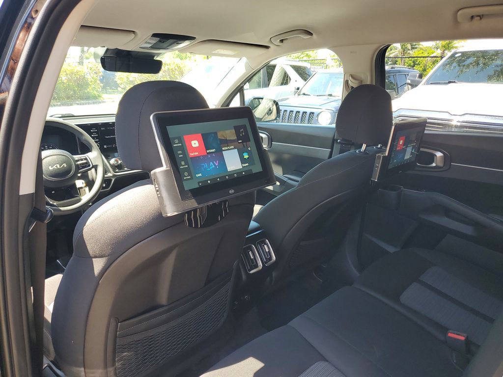 Used 2022 Kia Sorento LX FWD image 14