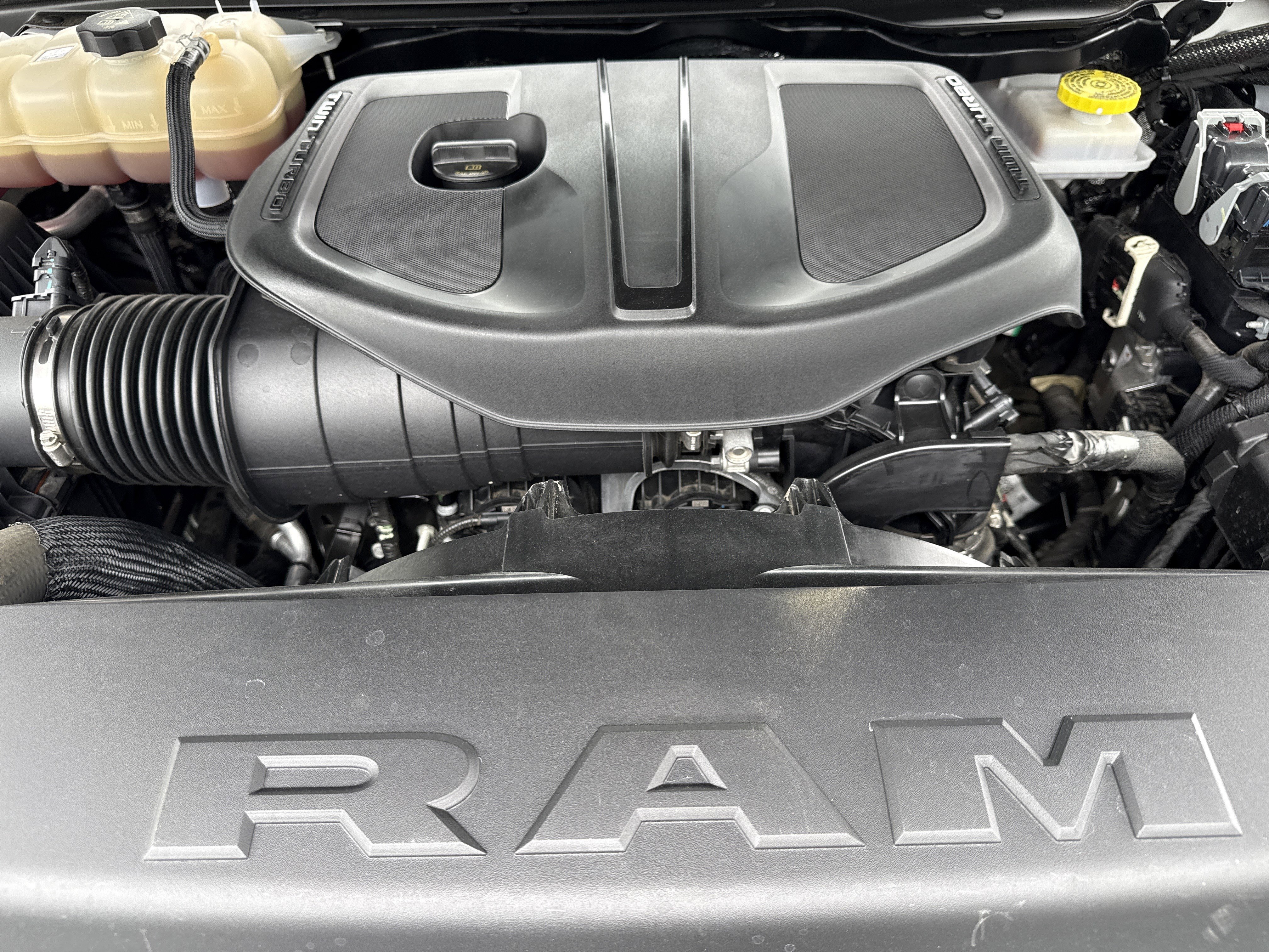 Used 2025 RAM 1500 Laramie w/ Sport Appearance Package AWD/4WD image 42