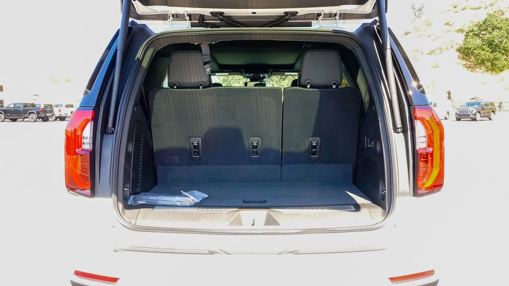 New 2026 GMC Yukon XL Denali w/ Denali Reserve Package image 9