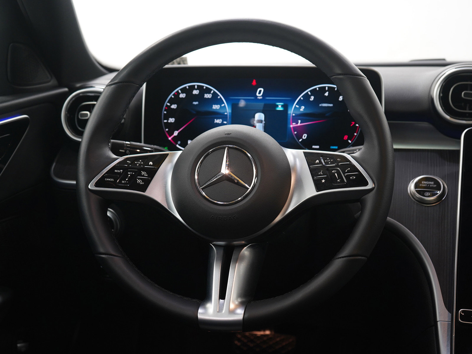 Used 2025 Mercedes-Benz C 300 4MATIC Sedan image 15