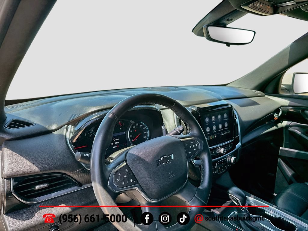 Used 2023 Chevrolet Traverse RS FWD image 13