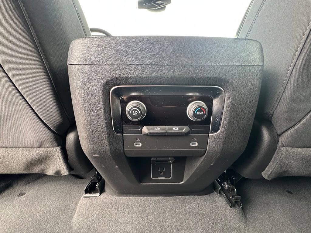 Used 2024 Chevrolet Tahoe LS AWD/4WD image 33