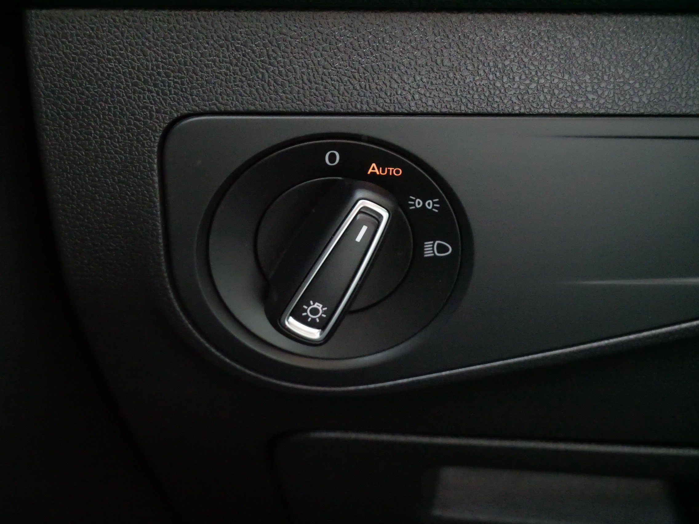 Certified 2023 Volkswagen Tiguan SE w/ Panoramic Sunroof Package image 26