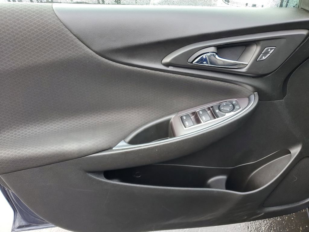 Used 2018 Chevrolet Malibu LT image 24