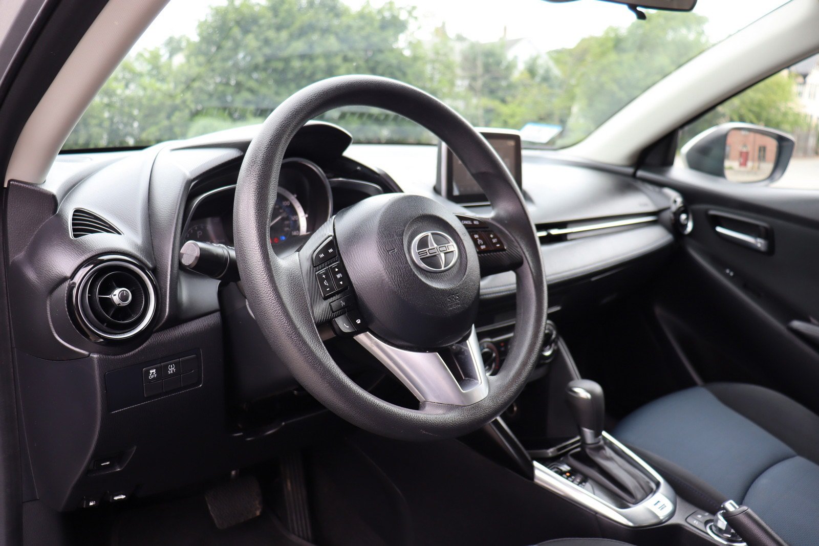 Used 2016 Scion iA FWD image 10