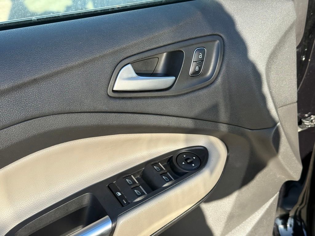 Used 2019 Ford Escape SEL image 11