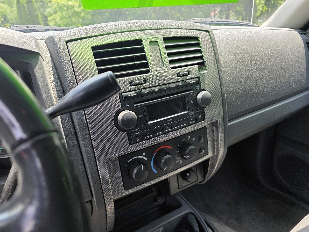 Used 2007 Dodge Dakota SLT w/ Sport Appearance Group AWD/4WD image 14