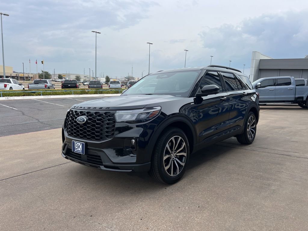 New 2026 Ford Explorer ST-Line image 3