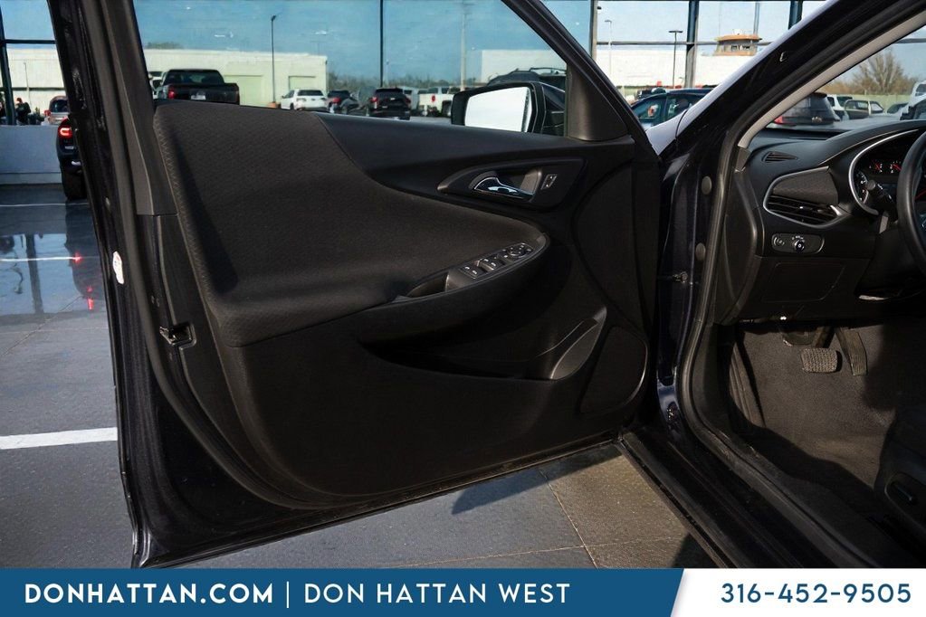 Used 2023 Chevrolet Malibu LT image 14