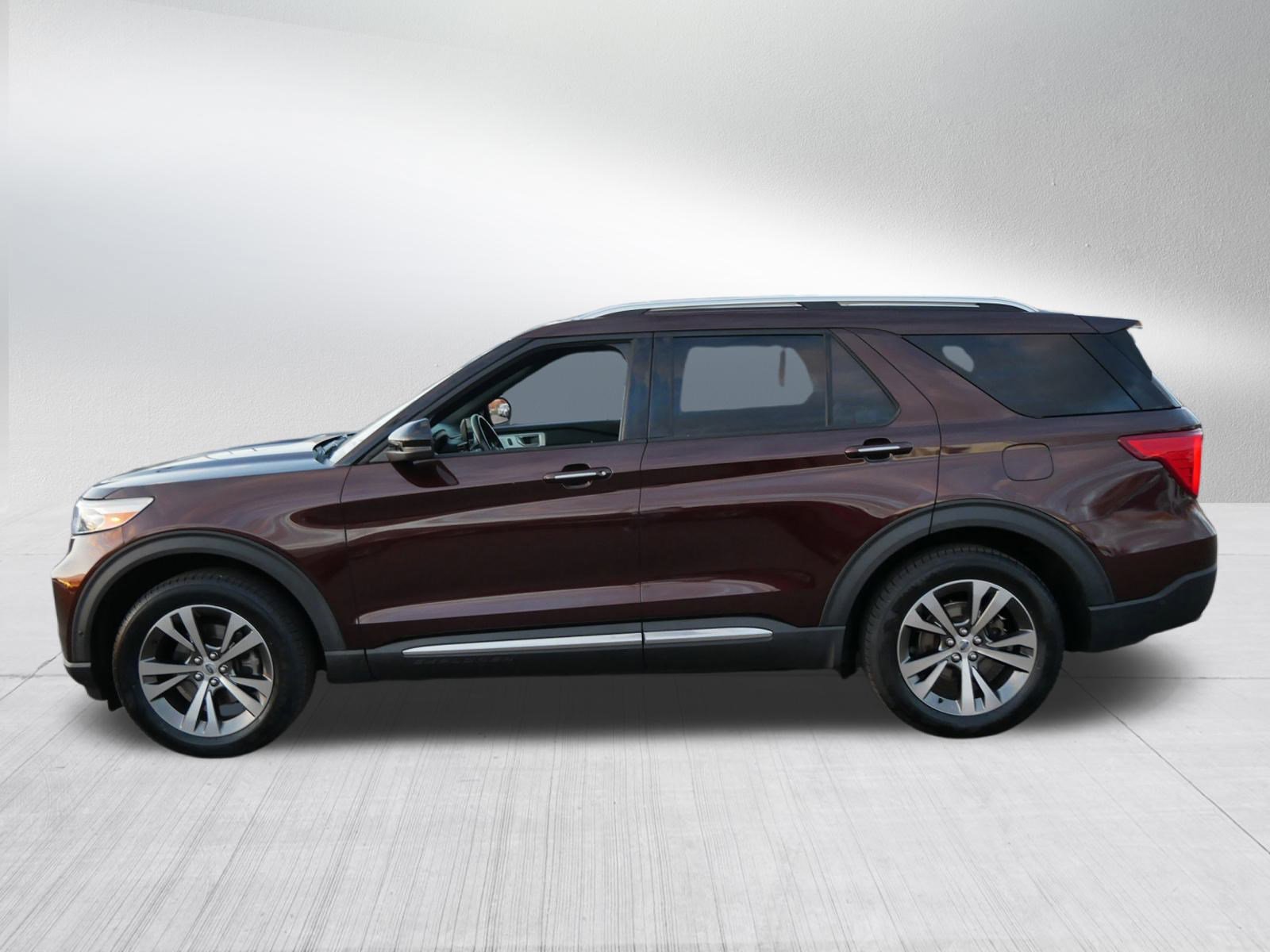 Certified 2020 Ford Explorer Platinum w/ Premium Technology Package image 4