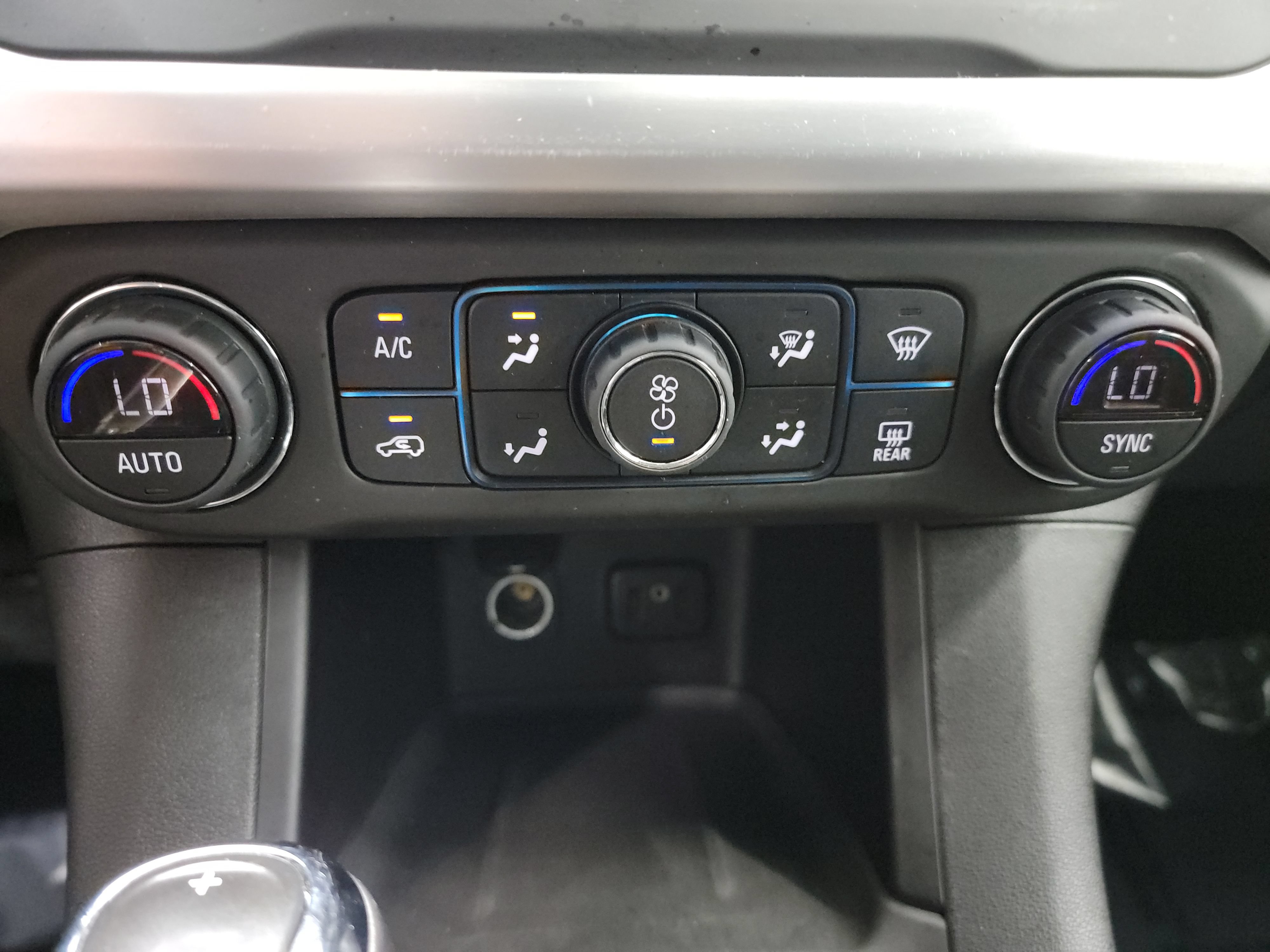 Used 2019 GMC Acadia SLE FWD image 21