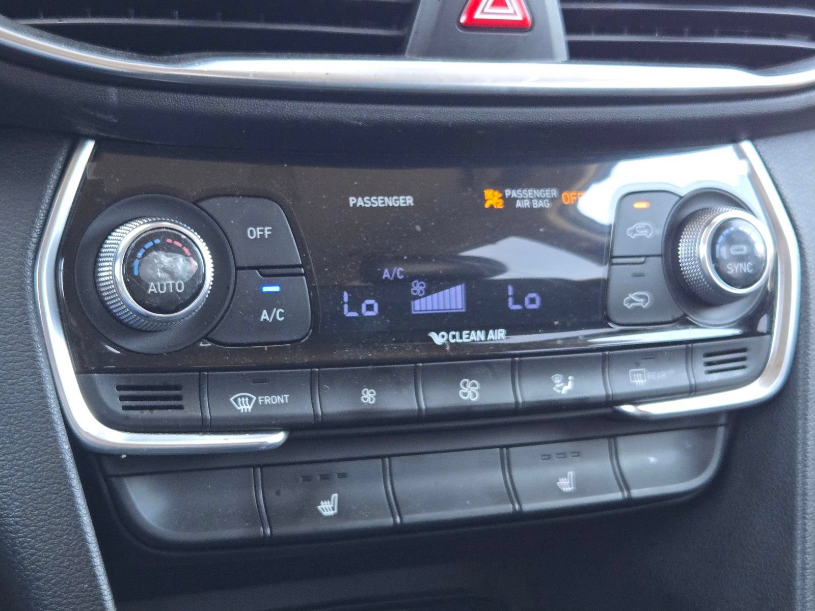 Used 2019 Hyundai Santa Fe SEL FWD image 19