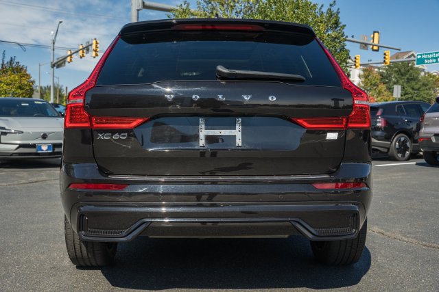 Used 2024 Volvo XC60 T8 Plus w/ Protection Package Premier AWD/4WD image 6