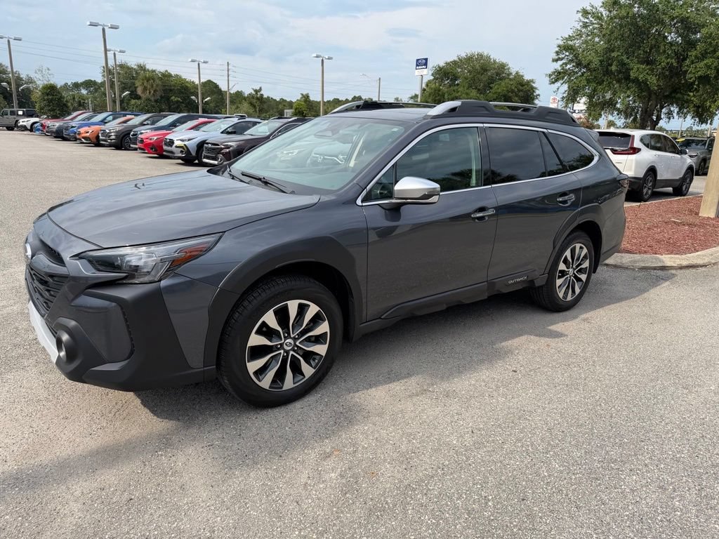 Used 2023 Subaru Outback Touring AWD/4WD image 11